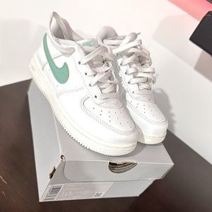 Nike Kids Force 1  Toddler size 10c new